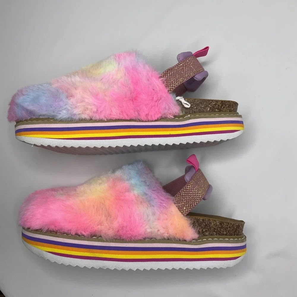 Steve Madden Girls Size 2 JKathyy Rainbow Faux‎ Fur Platform Mule Slippers Shoes